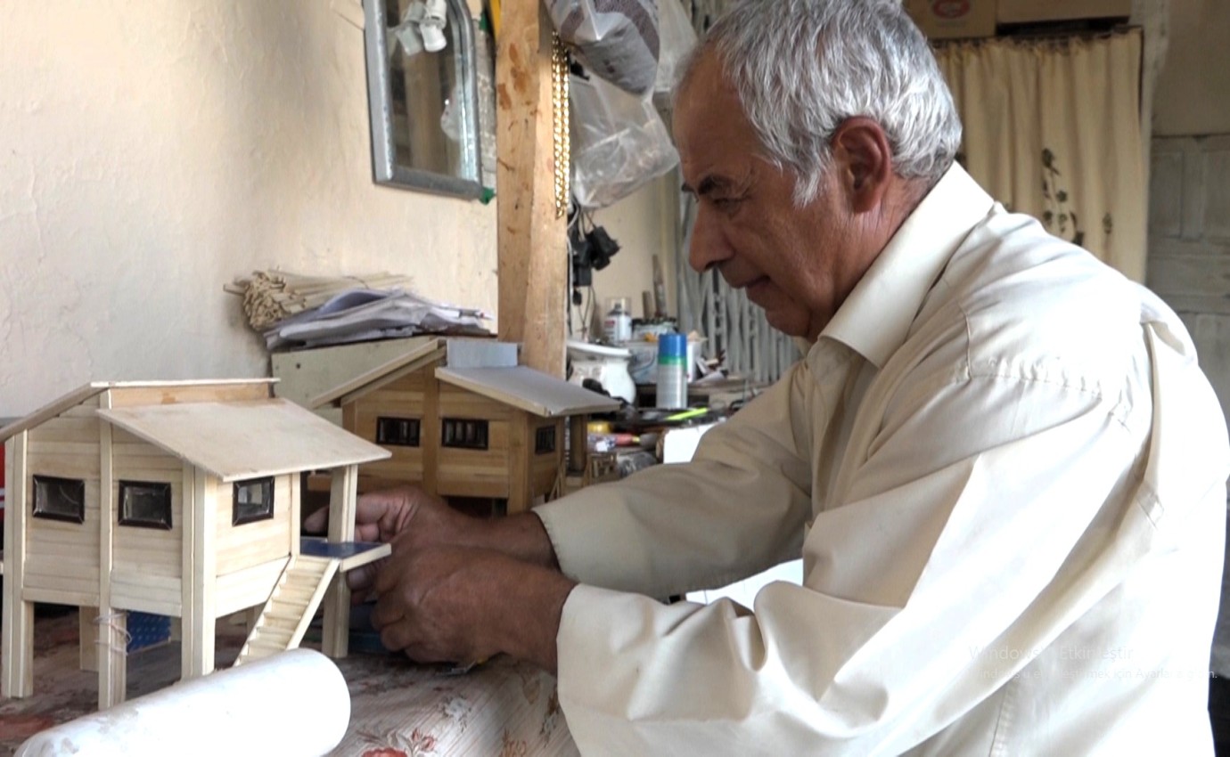 71 Yaşındaki Battal Usta Ahşaba Hayat Veriyor