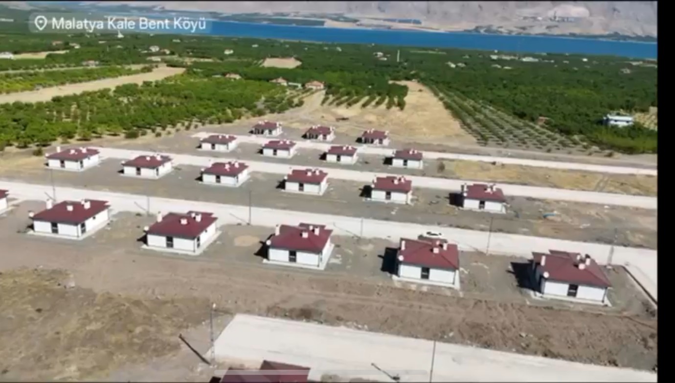 Kale’de 28 Kırsal Konut Depremzedelere Teslim Edildi