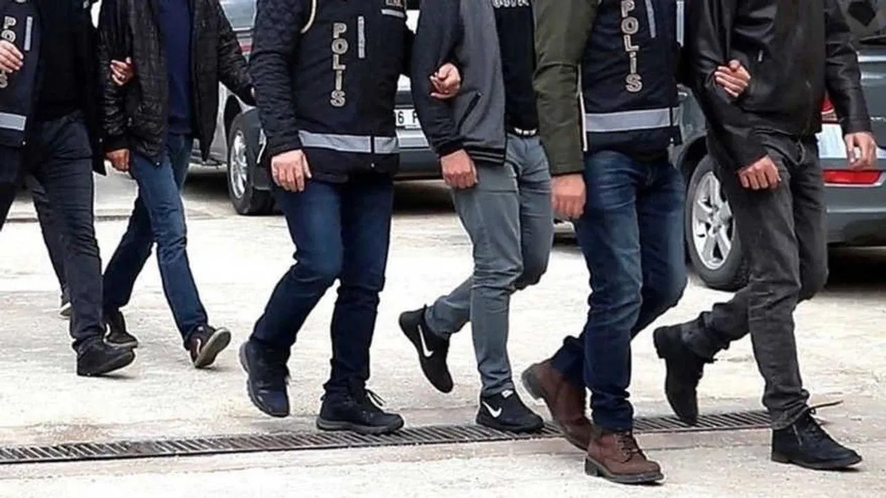 17 ilde FETÖ operasyonu: 21 gözaltı