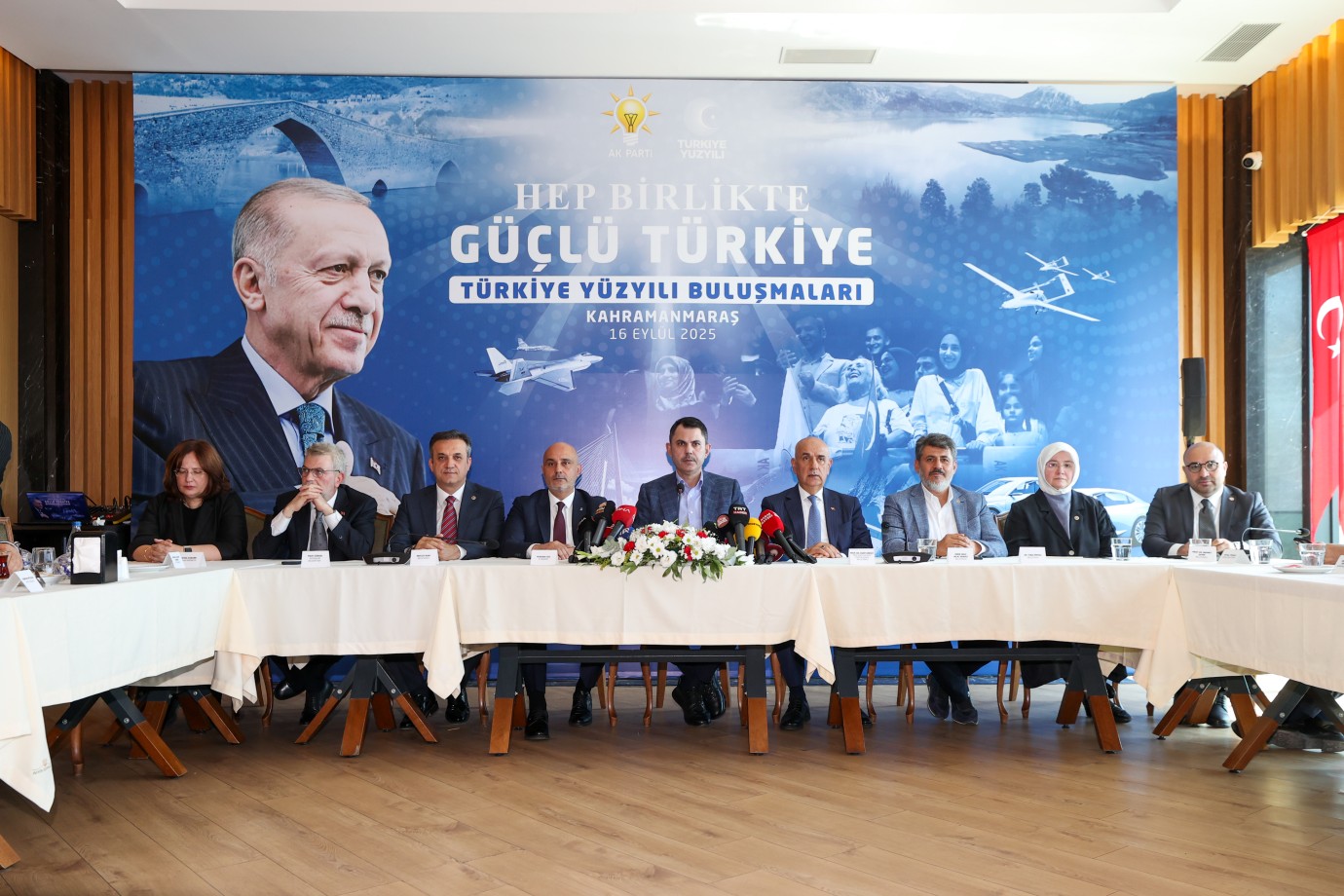 Bakan Kurum: Deprem Bölgesinde Evi Olmayan Vatandaşlara Sosyal Konut Yapacağız