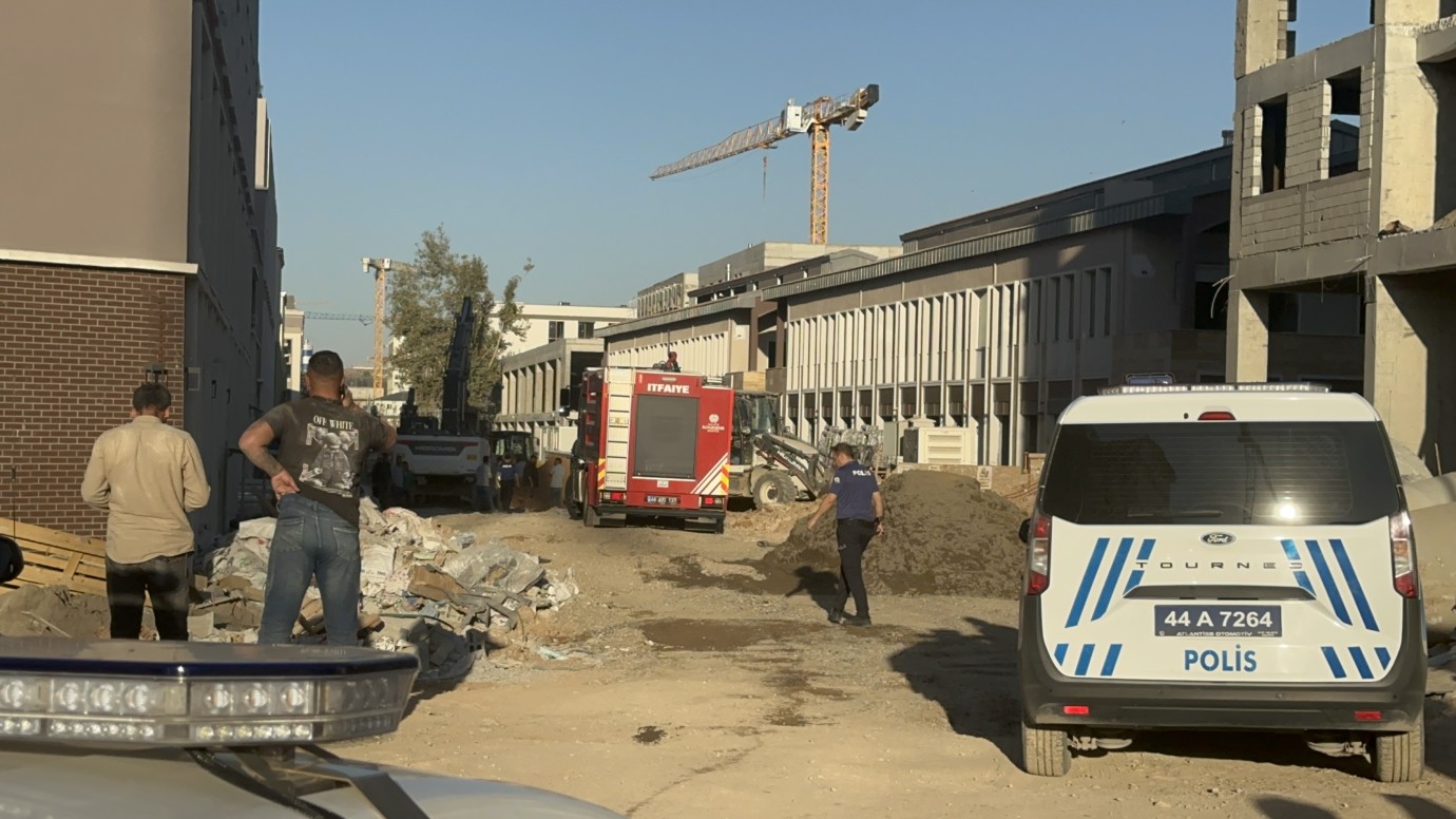 Altyapı Çalışmasında Toprak Kayması: 1 İşçi Yaralandı