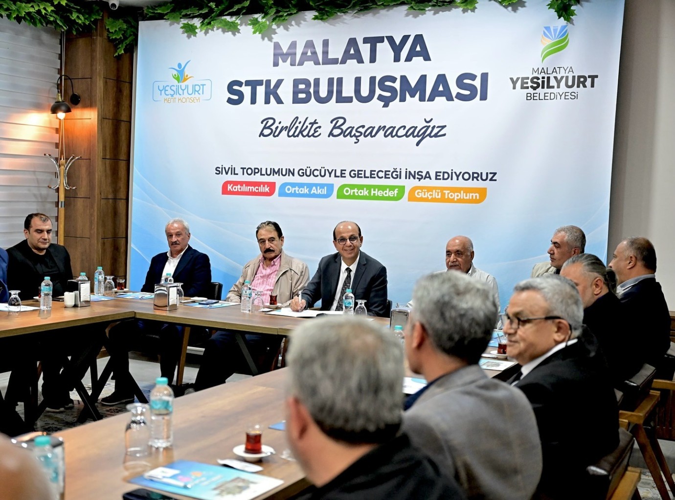 Başkan Geçit, “Sivil Toplum Kuruluşlarımız, Toplumun Vicdanı, Sesi ve Dinamizmidir”