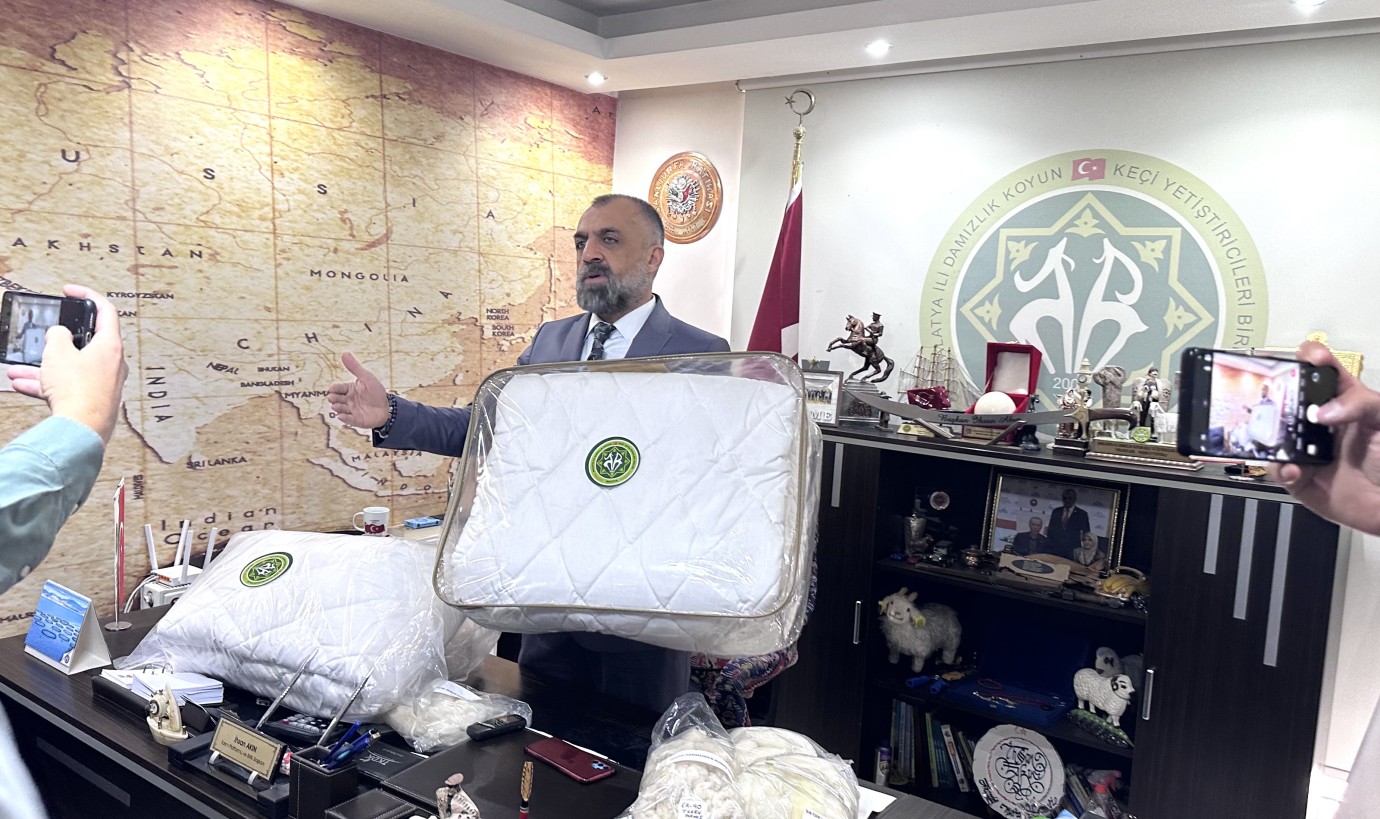 Malatya’da Yünler Ekonomiye Kazandırılıyor: Çöpe Giden Yünler Yorgana Dönüştü