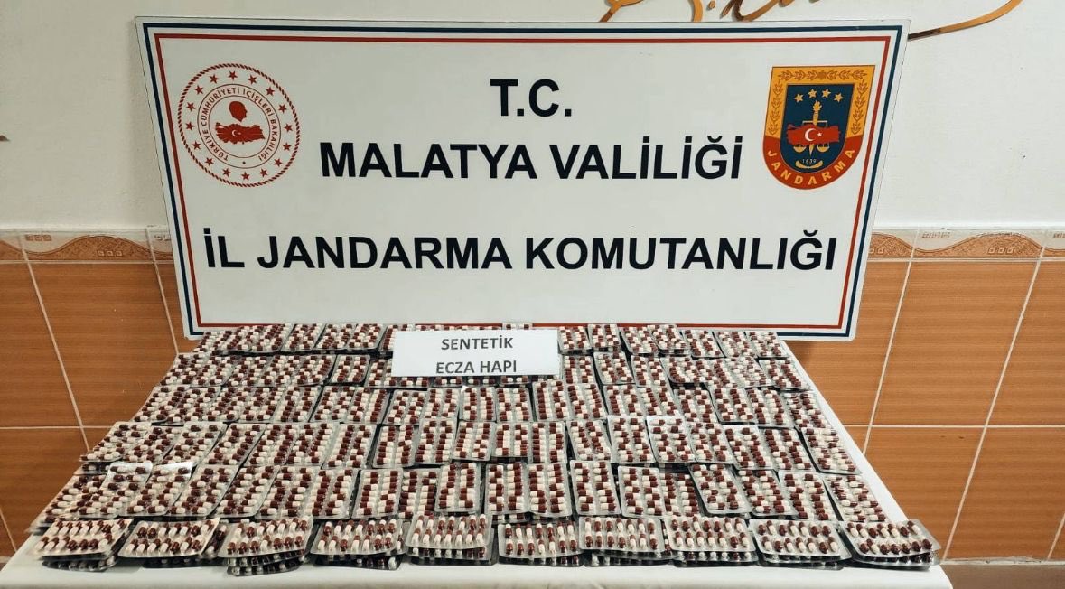 Jandarmadan Operasyon; 4 Bin 438 Sentetik Hap Ele Geçirildi