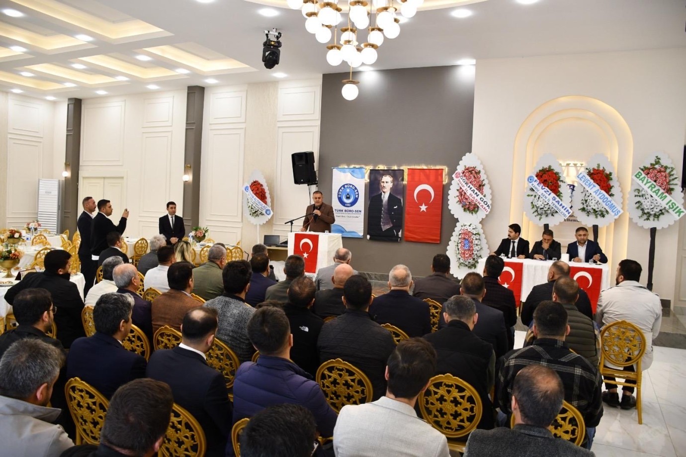 Türk Büro-Sen'de Eyüp Selim Elmas Güven Tazeledi