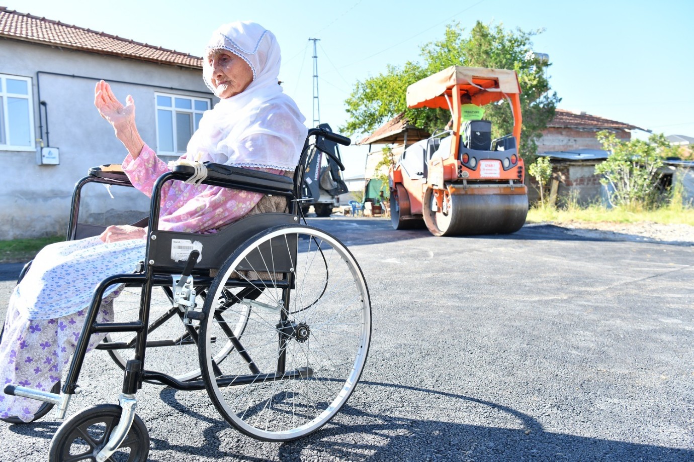 90 Yaşındaki Gülistan Teyze’nin Yol Talebini Yerine Getirildi