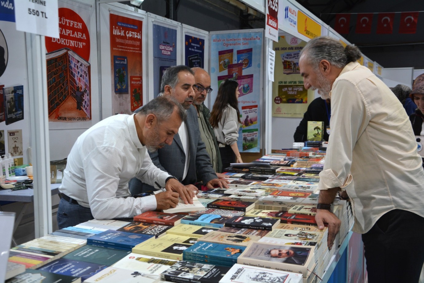 “Malatya Kitapla Büyüyen Bir Şehir” – Yazar Yusuf Tosun’dan Malatya’ya Övgü Dolu Sözler