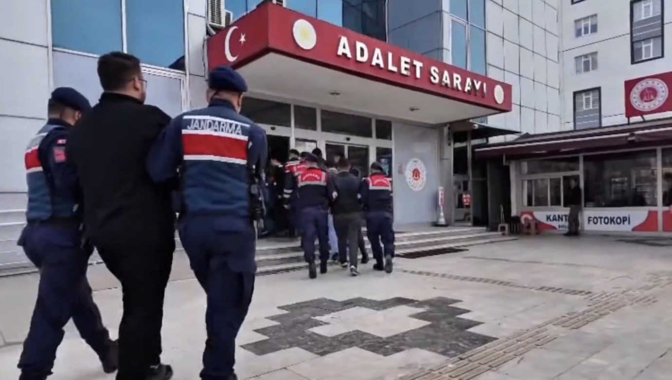 Türkiye Genelinde Şafak Operasyonu: 7 İlde 8 Çete Tek Hamlede Çökertildi!