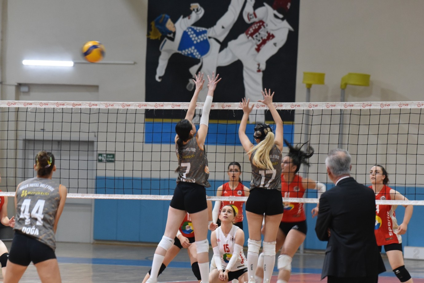 Voleybol'da Bu Hafta Bir Galibiyet, İki Mağlubiyet