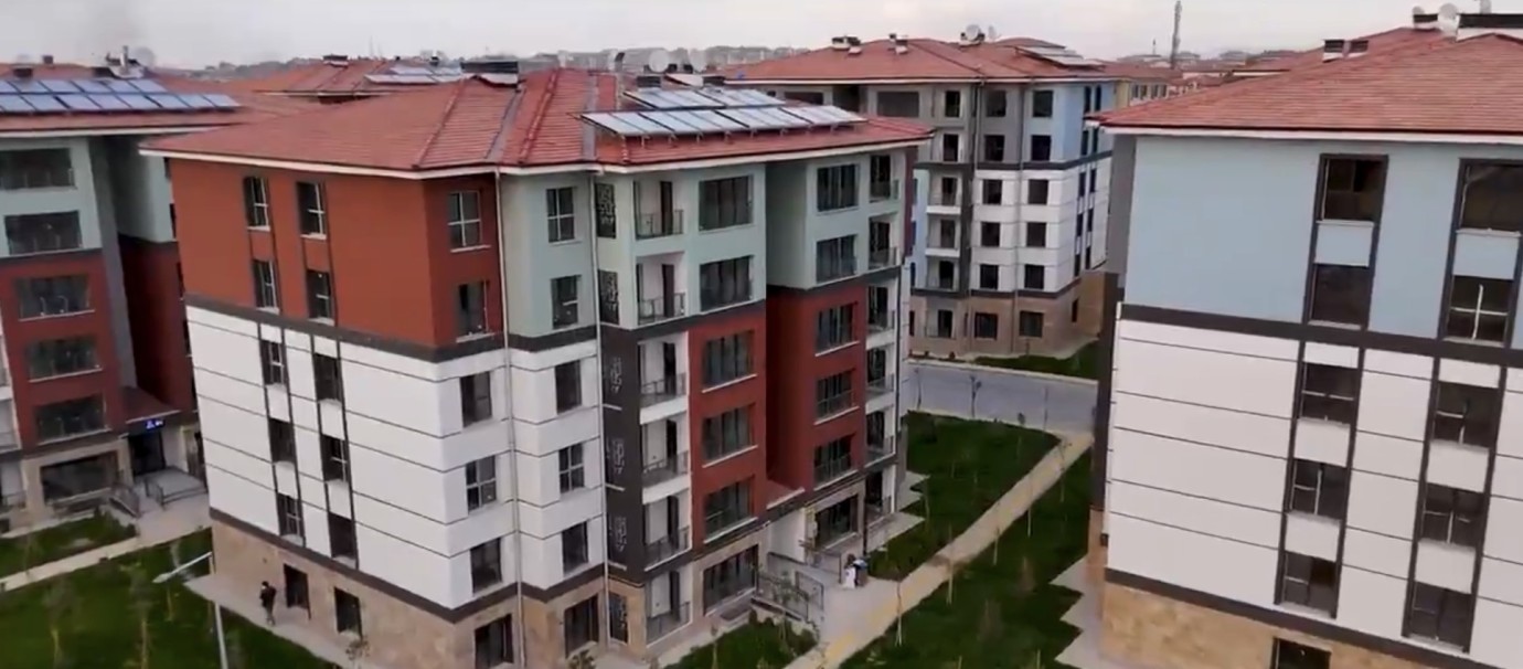 Malatya’da 210 Deprem Konutu ve 10 Dükkan Hak Sahiplerine Teslim Ediliyor