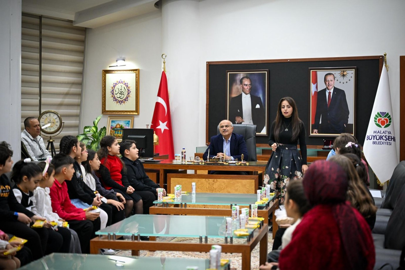 Başkan Er’e Minik Yüreklerden Anlamlı Ziyaret