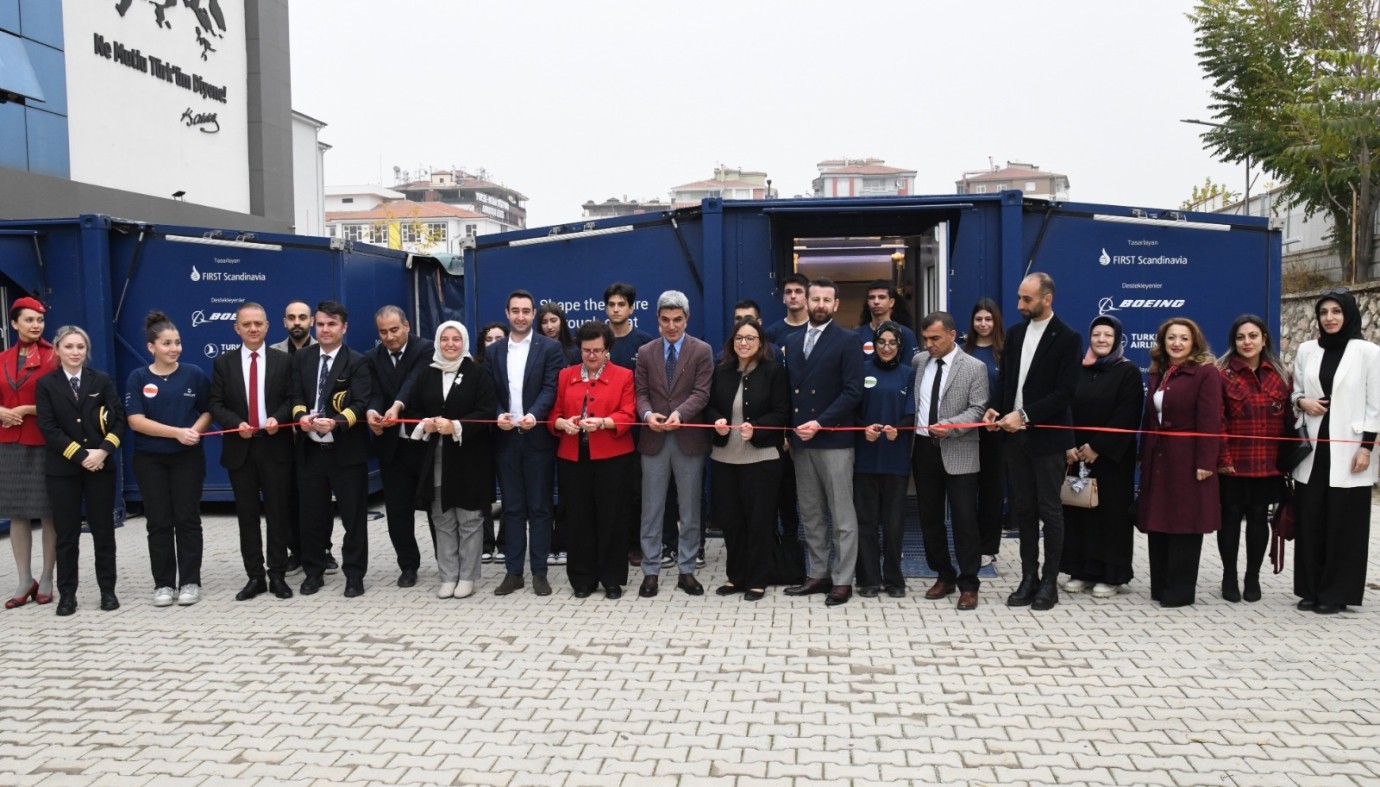 Newton Gezici Bilim Atölyesi Malatya’da Öğrencilerle Buluştu