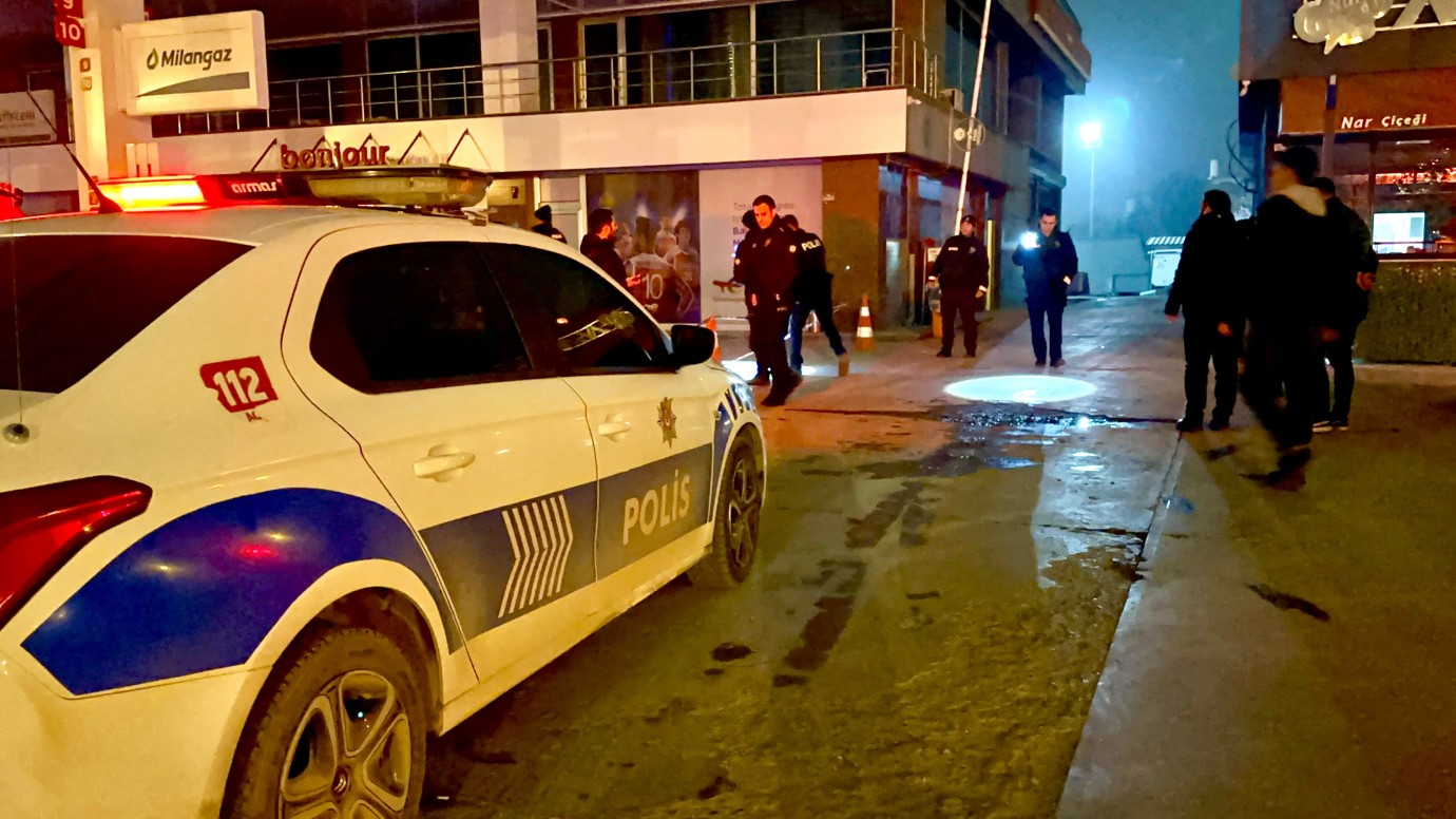 İki Kişiyi Bıçakladı, Kayıplara Karıştı
