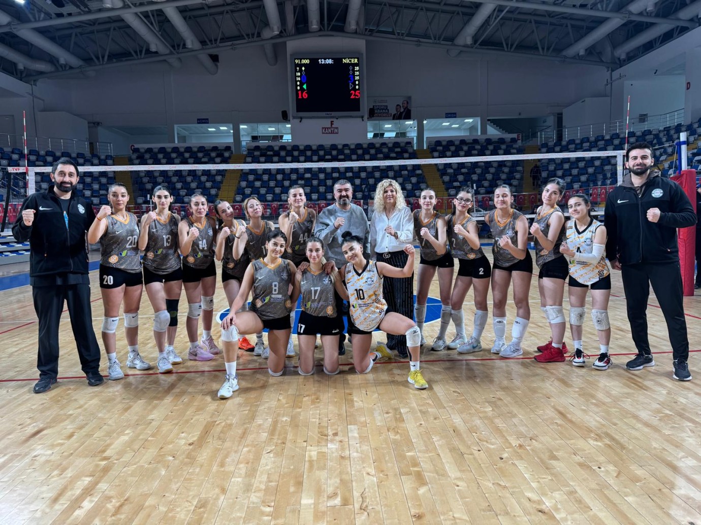 Nicer Hotel Voleybol, Malatya Derbisini 3-0’la Geçerek Play-Off İddiasını Güçlendirdi
