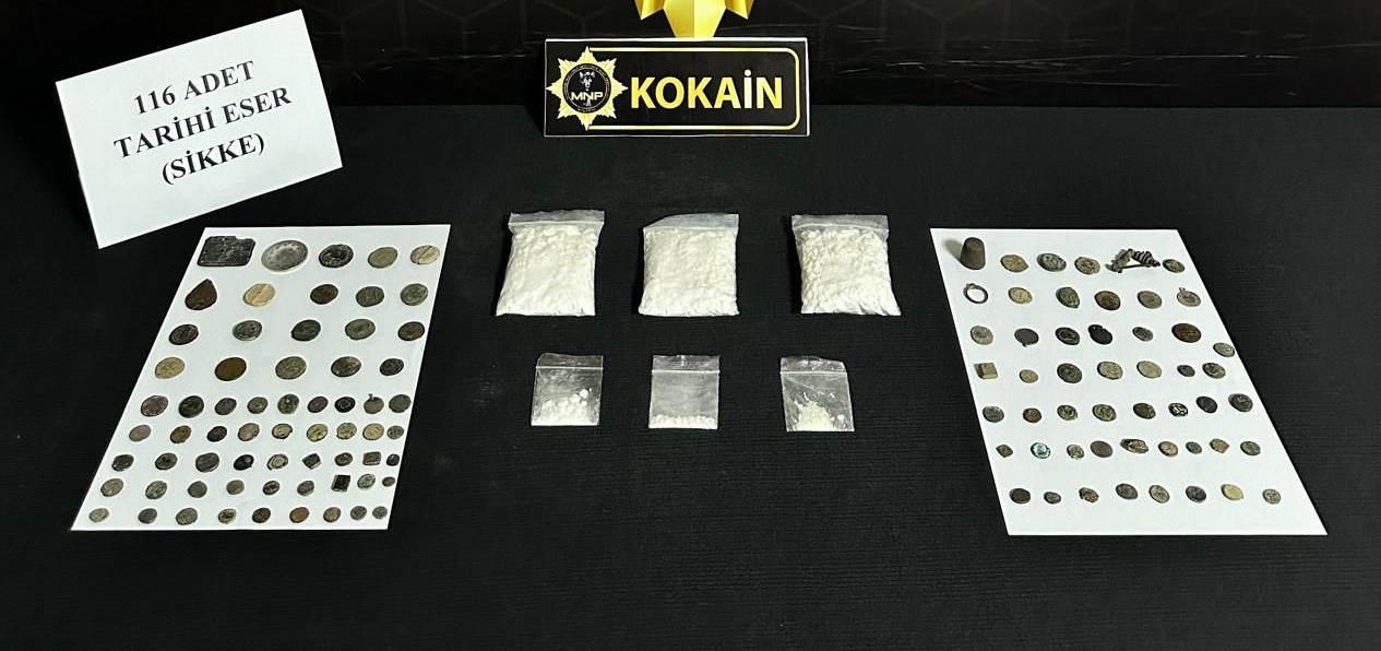 Narkotik Operasyonda Kokain Ve Sikke Ele Geçirildi
