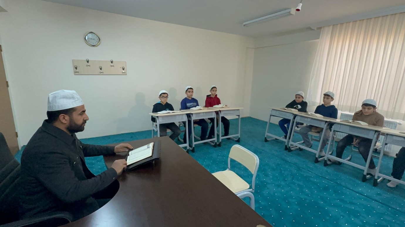 Hafızlıkta Rekor Süre: Kur’an’a Adandı, 7 Ayda Hafız Oldu