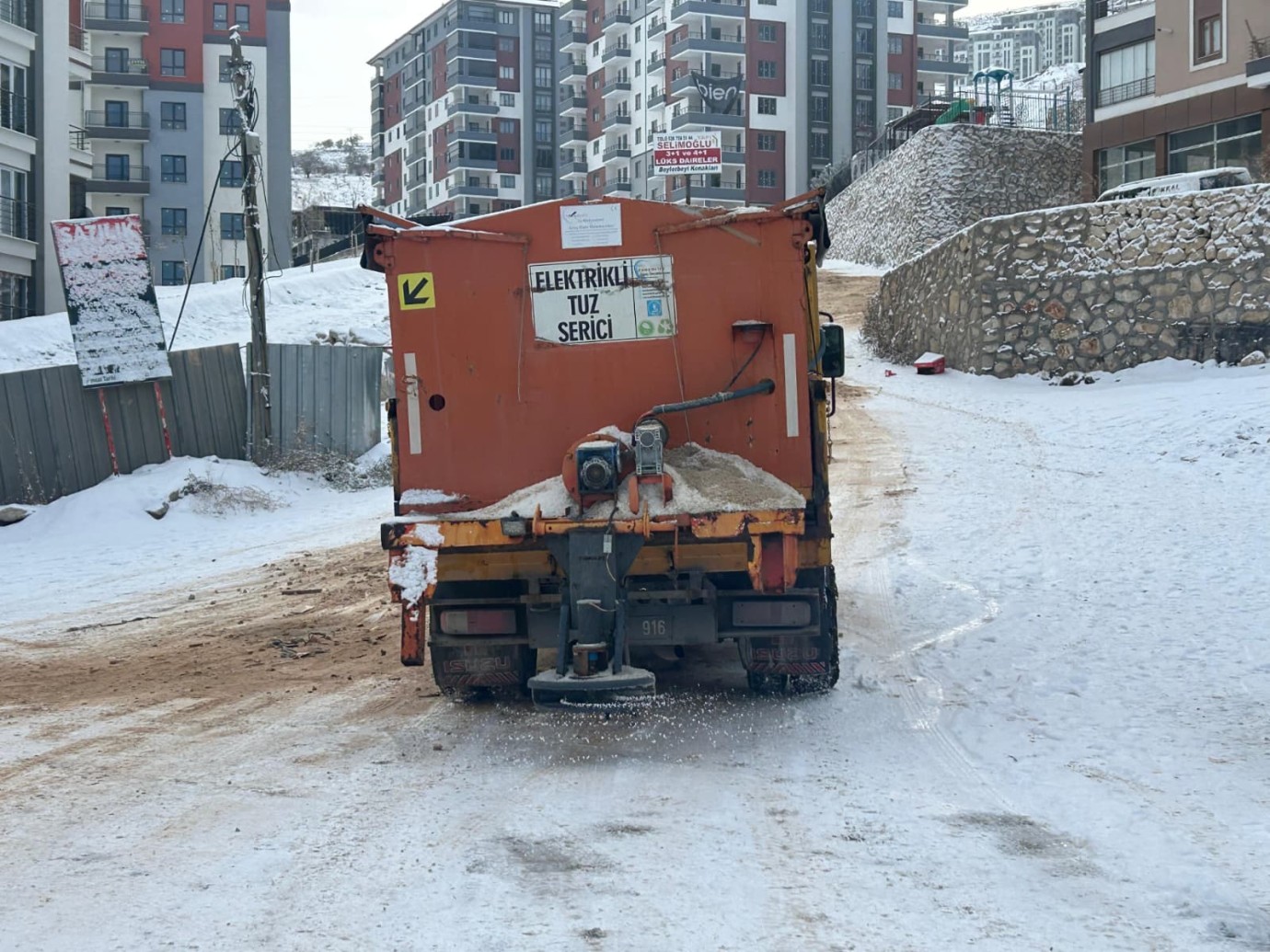 Battalgazi’de Karla Mücadele Aralıksız Sürüyor