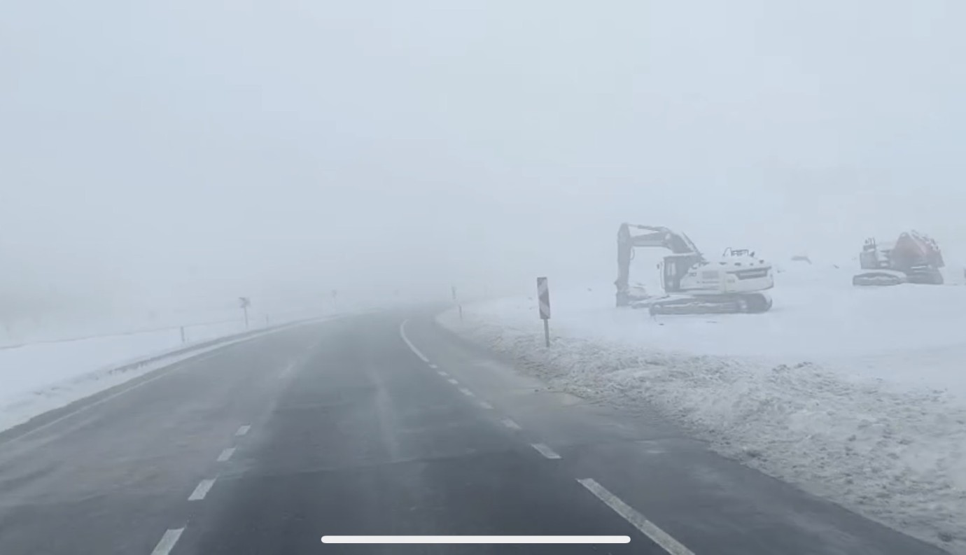 Malatya’ya Ulaşım Sağlayan Ana Güzergâhlarda Kar Ve Tipi Nedeniyle Trafik Kısıtlandı