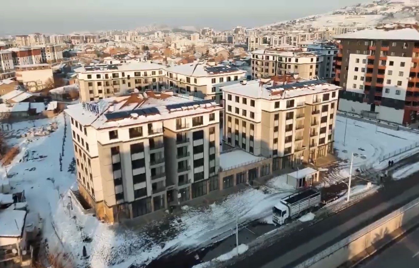 350 Konut ve 44 Dükkan Pazartesi Teslim Edilecek