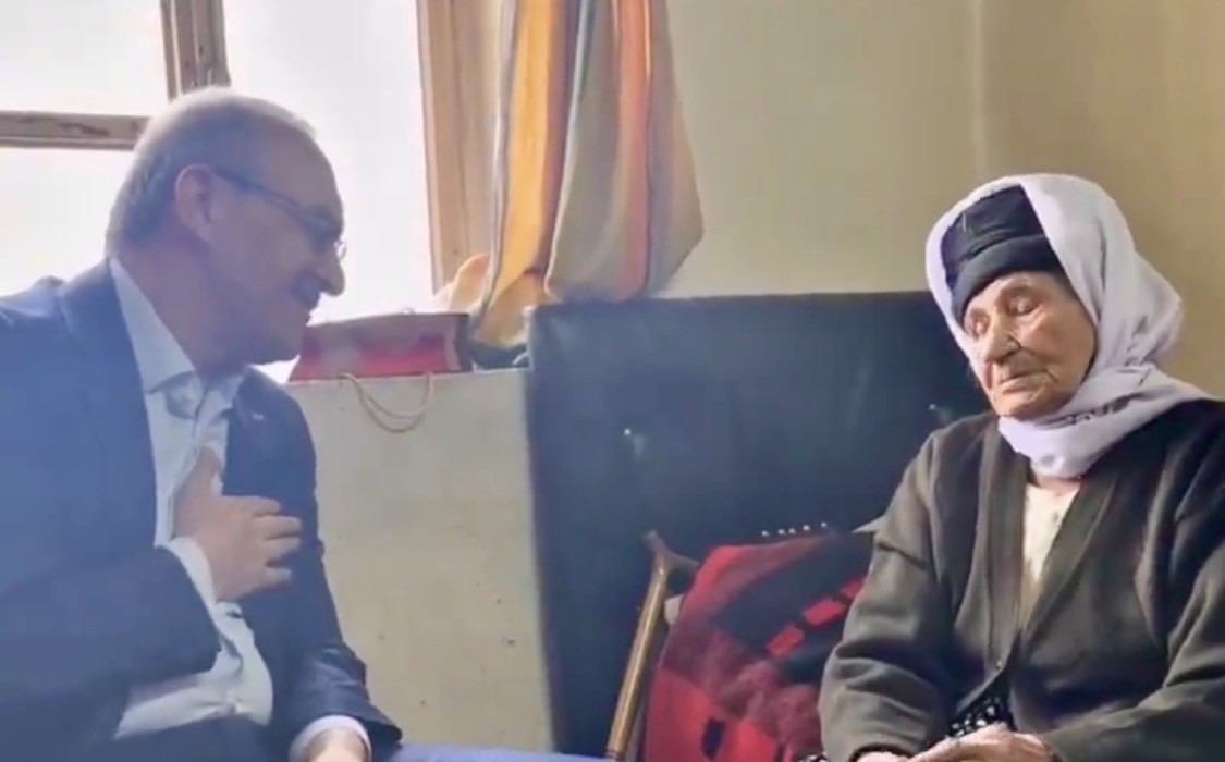 Vali Yavuz'dan Bessey Nineye Anlamlı Ziyaret