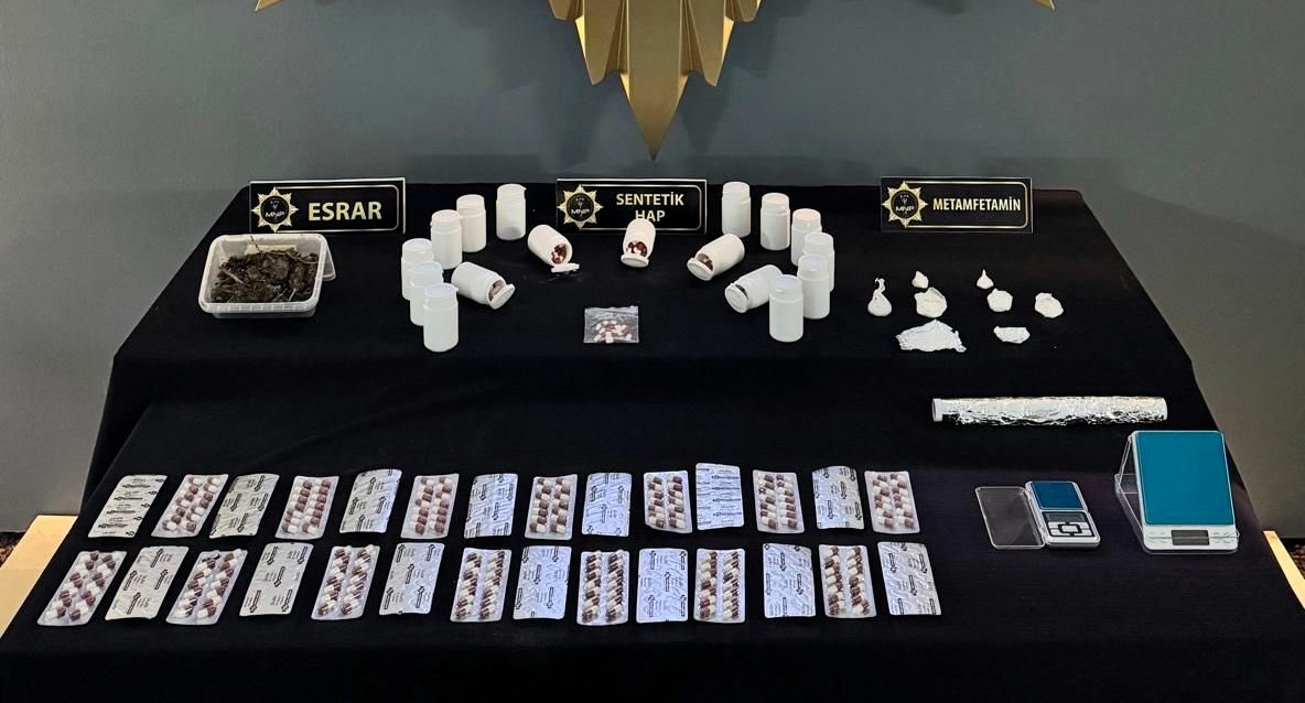  Sokak Satıcılarına Operasyon: 14 Şüpheli Yakalandı