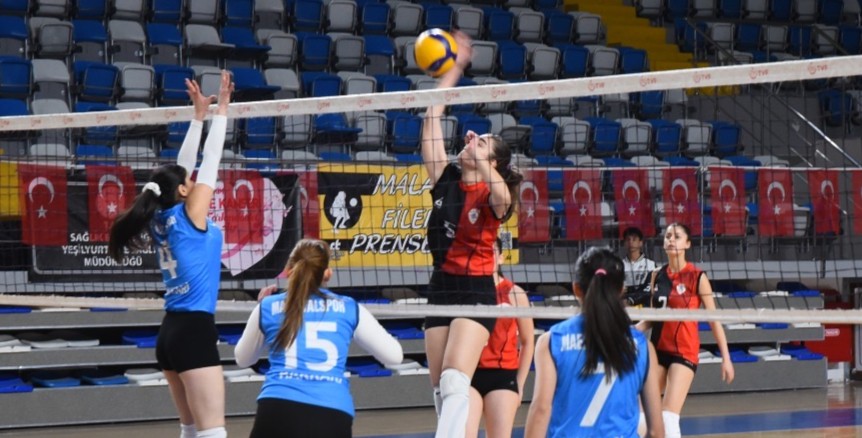 Malatya Voleybol Hakkari’yi 3-0 Mağlup Etti