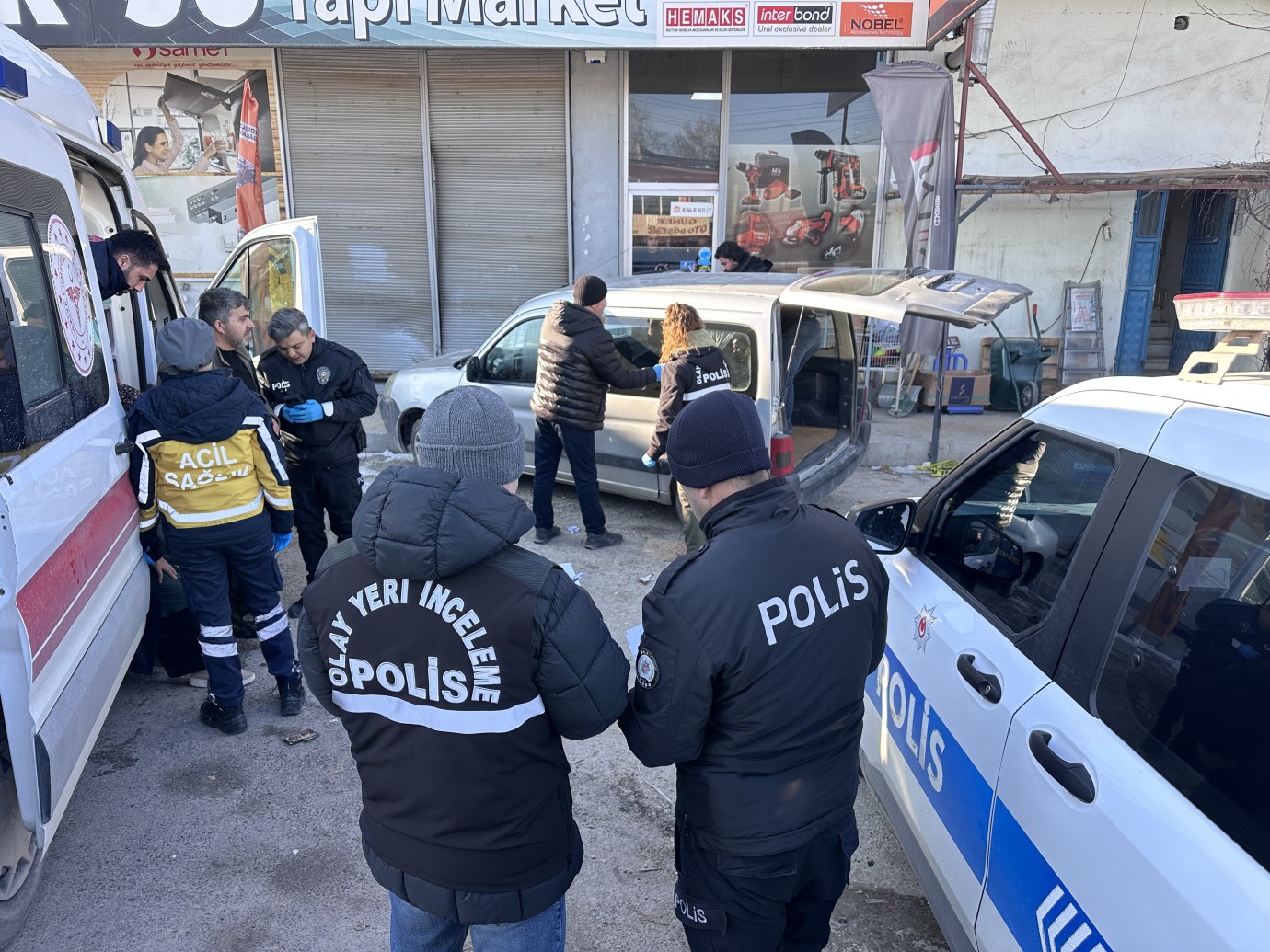 Direksiyon Başında Kalp Krizi Geçirip Hayatını Kaybetti, Aracı İşyerine Çarparak Durabildi