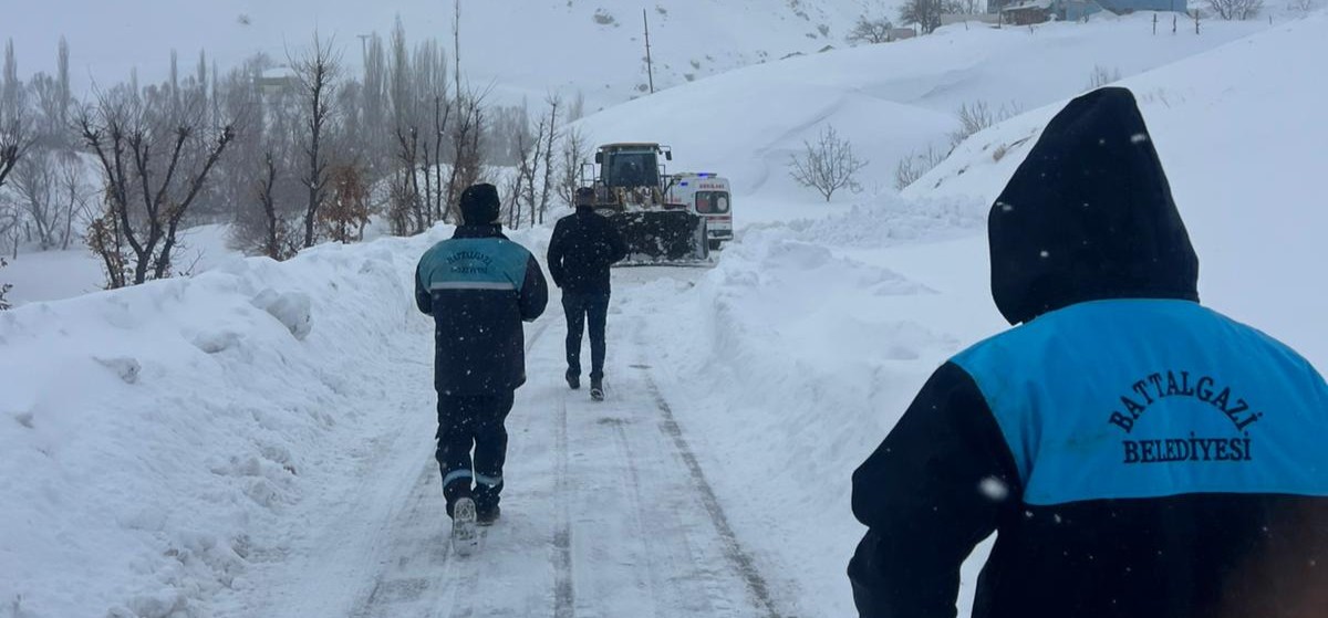 Battalgazi Belediyesi Ekipleri 112 Acil Sağlık Ekibini Hastaya Yetiştirdi!