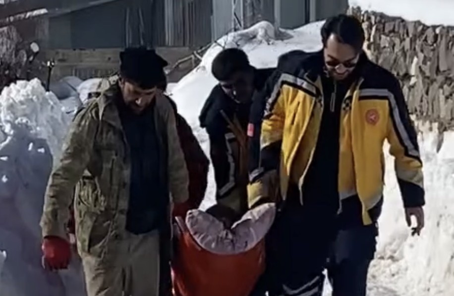 Sağlık Ekipleri Kar Engeli Tanımadı