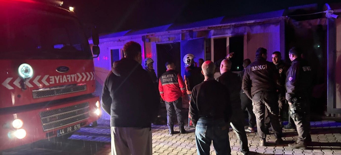Konteyner Yangını Büyümeden Kontrol Altına Alındı