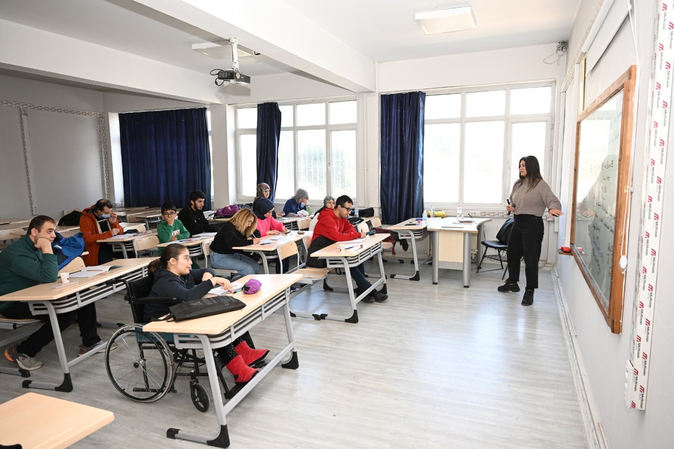 Büyükşehir Belediyesi Engelleri Aşan Kariyer Yolculuğuna Rehber Oluyor