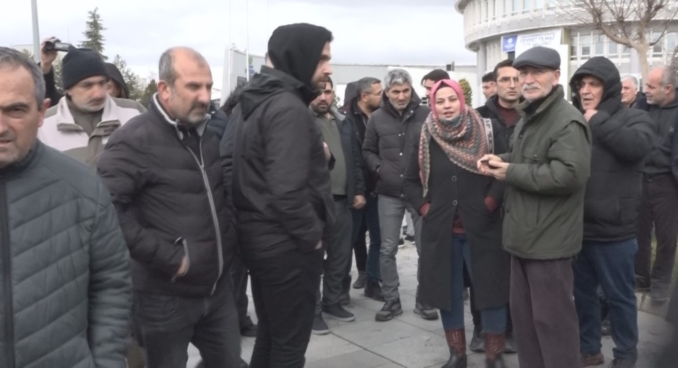 İşçiler Maaşlarını Alamadıkları İddiasıyla Eylem Yaptı!