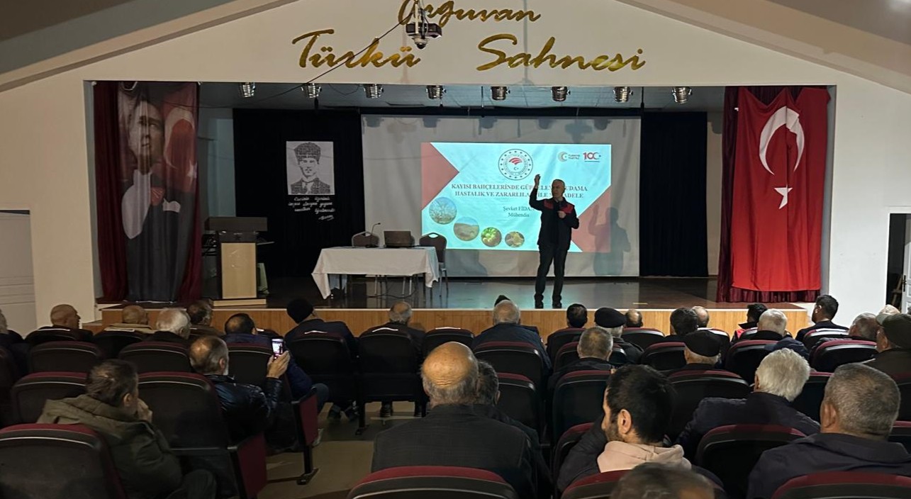 Kayısı Üreticilerine İlkbahar Bakımı Ve Mücadele Eğitimi Verildi