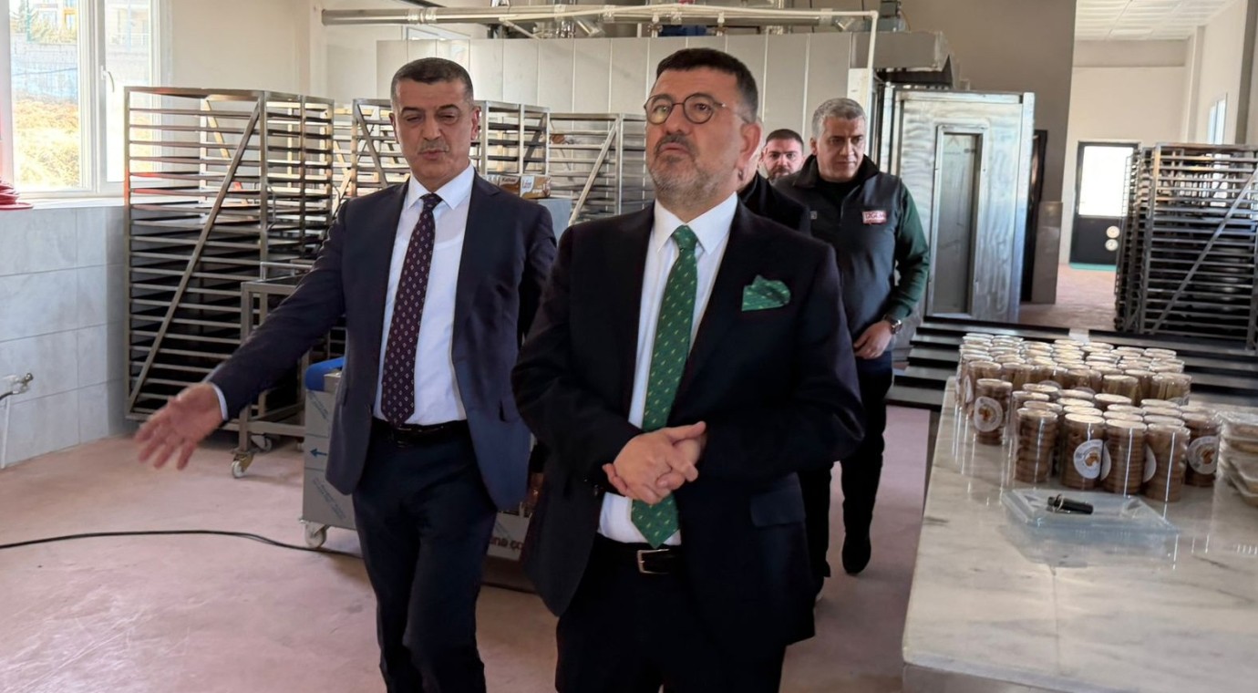 Ağbaba, Kayısı Araştırma Enstitüsü ve TARSİM’i Ziyaret Etti