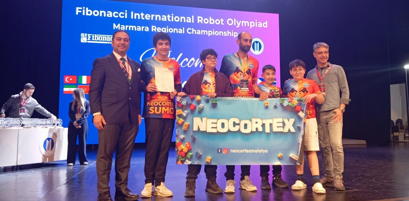Malatyalı Öğrenciler Robot Olimpiyatlarında Deprem Bölgesini Temsil Etti
