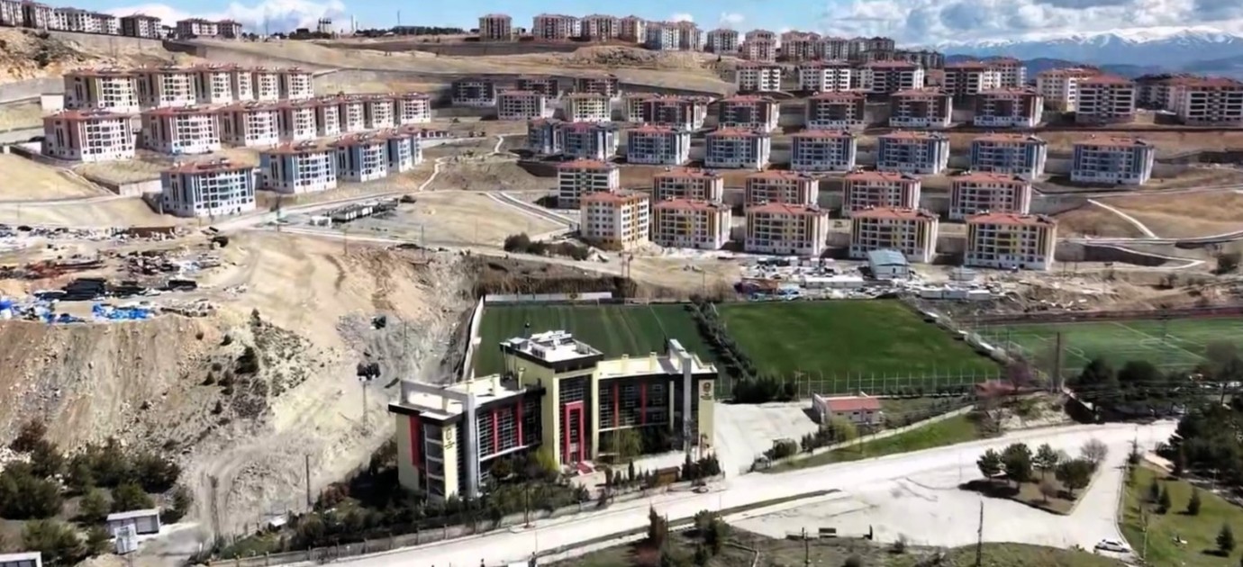 Bahçebaşı'nda Bin 235 Konut Daha Hak Sahiplerine Teslim Edilecek