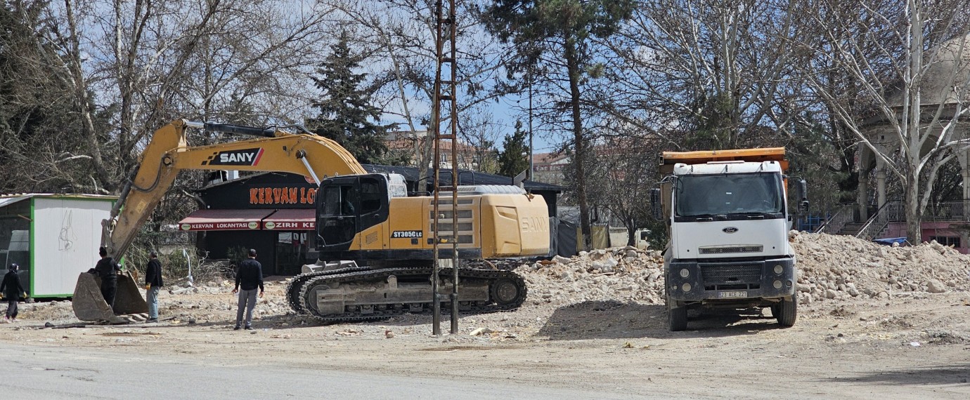 Sanayi Sitesinde Yıkım Süreci Devam Ediyor
