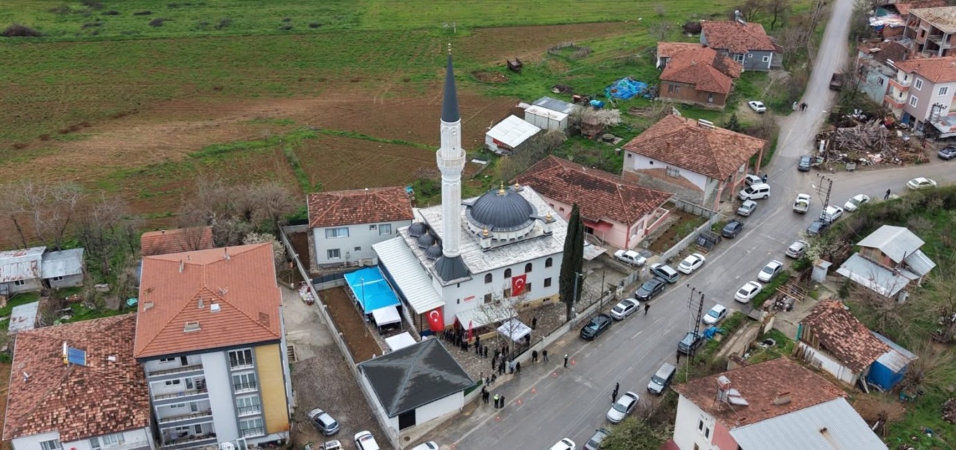 Topsöğüt Sancaktar Camii İbadete Açıldı