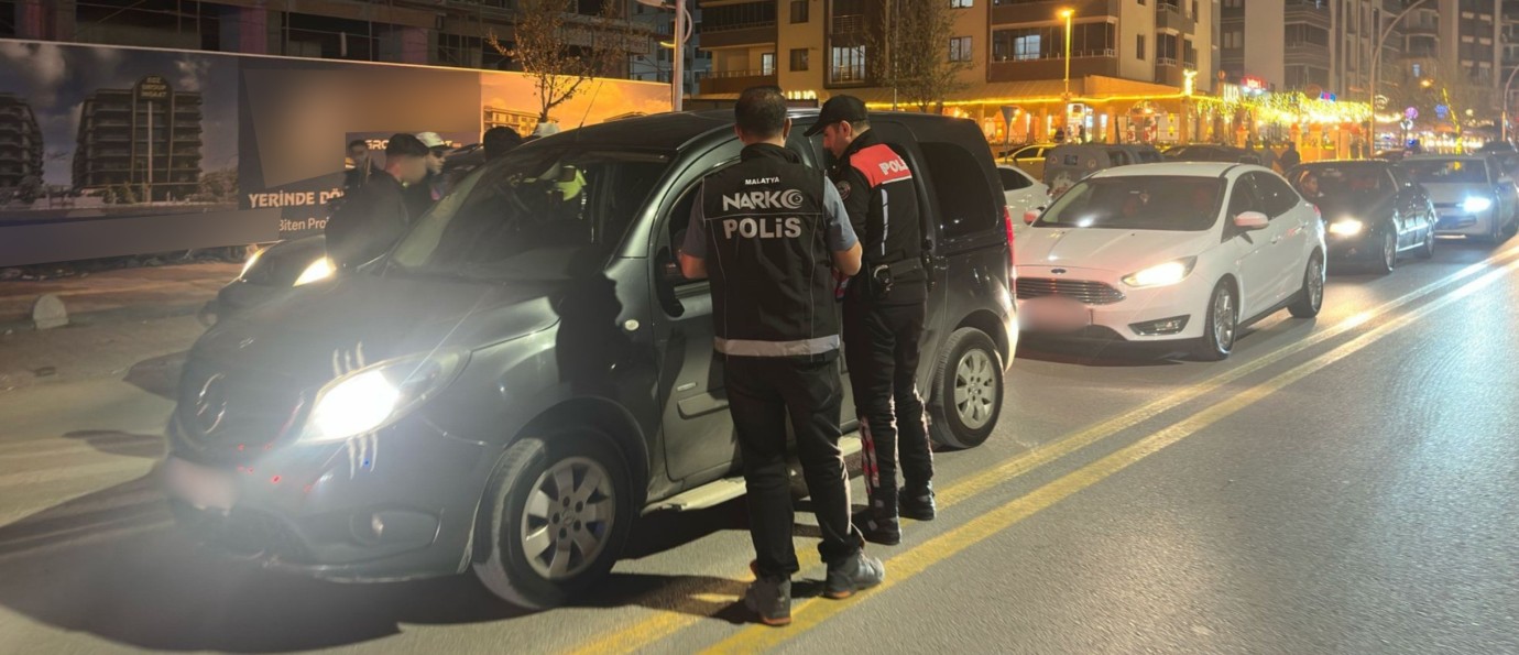 Narkoalan-2 Uygulaması Kapsamında 215 Kişi Ve 65 Araç Sorgulandı!