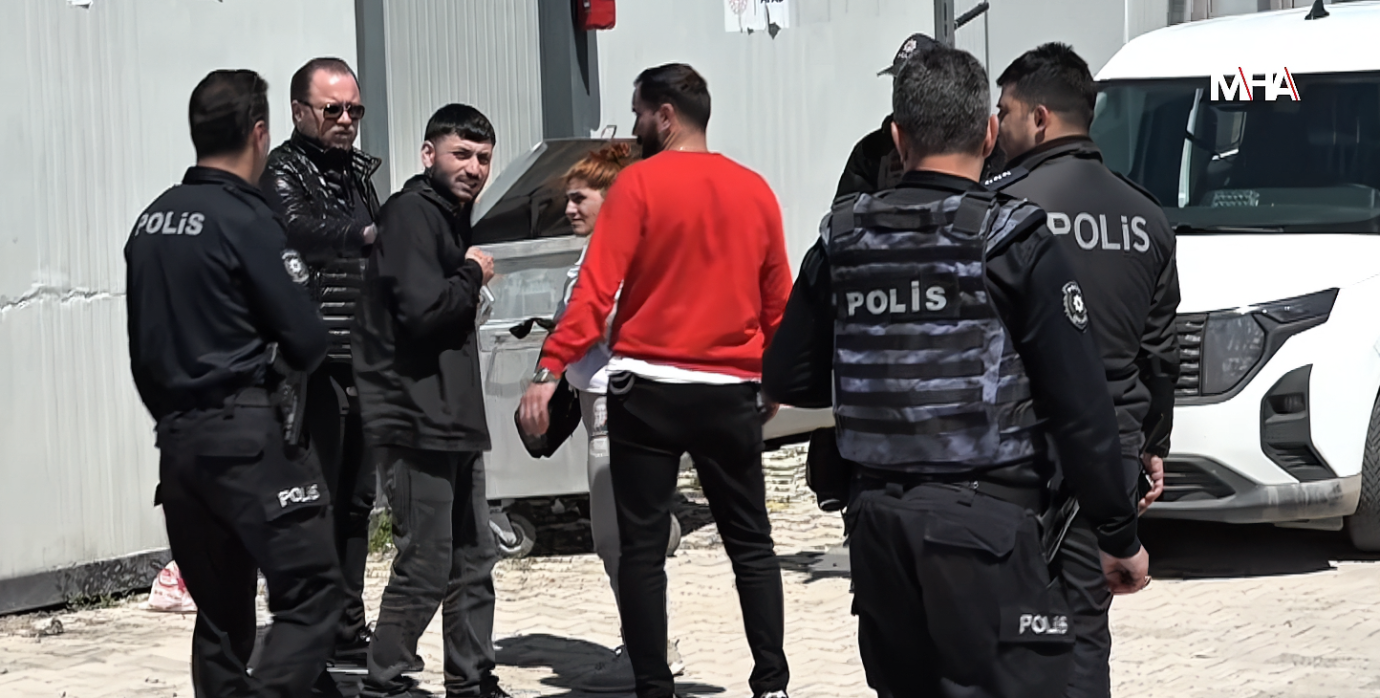 Kendini Konteynere Kilitleyen Şahıs Polisi Alarma Geçirdi 