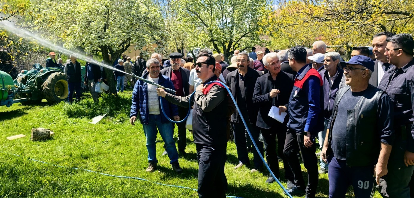 Hekimhan’da Üreticilere Sıvı Solucan Gübresi Desteği