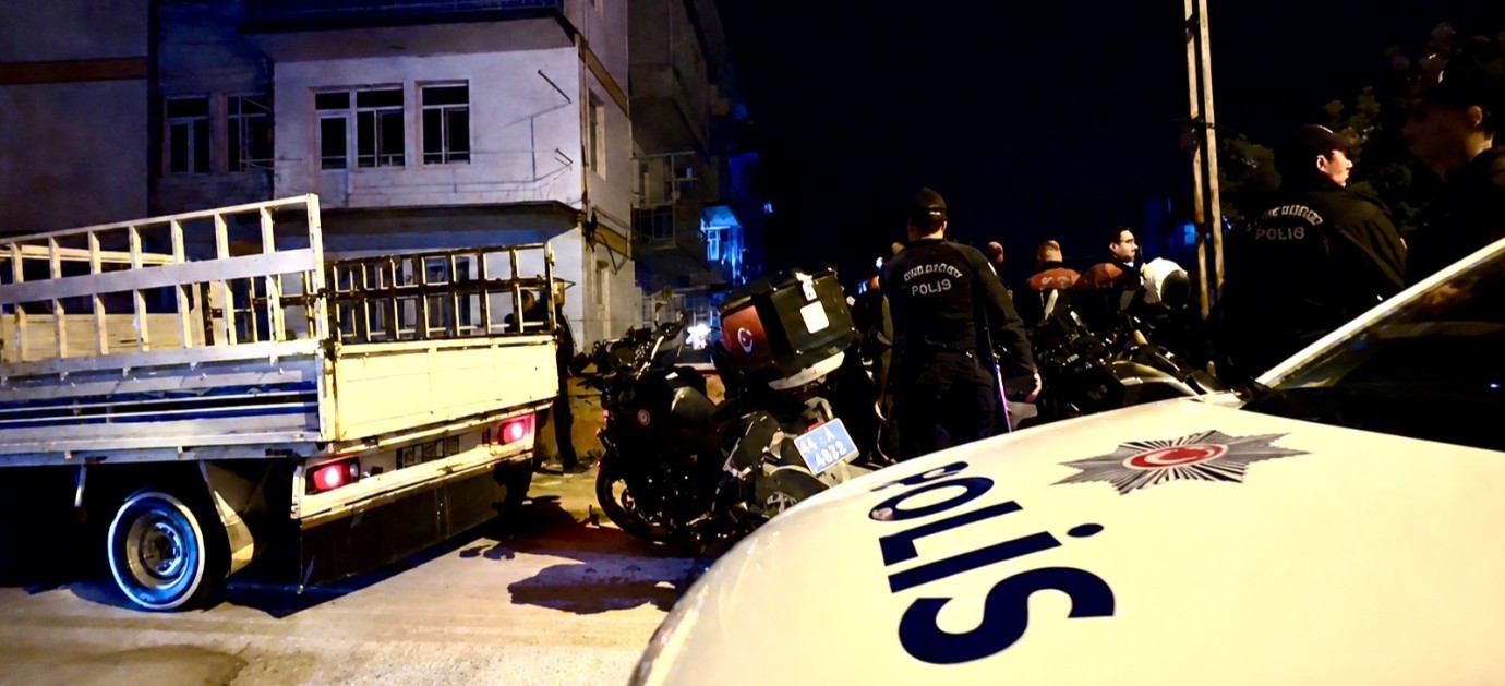 İki Ayrı Kavgada 2 Kişi Bıçakla Yaralandı!