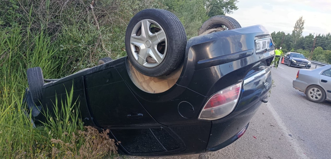 Sürgü Mahallesinde Devrilen Otomobildeki 1 Kişi Yaralandı!