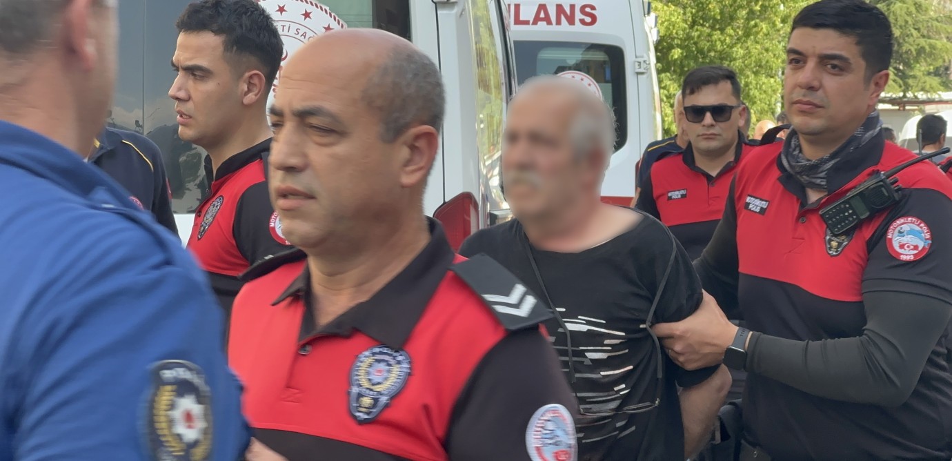 Aile Faciası: Eşi ve İki Kızını Vurdu, Ardından Kendini Yaraladı!