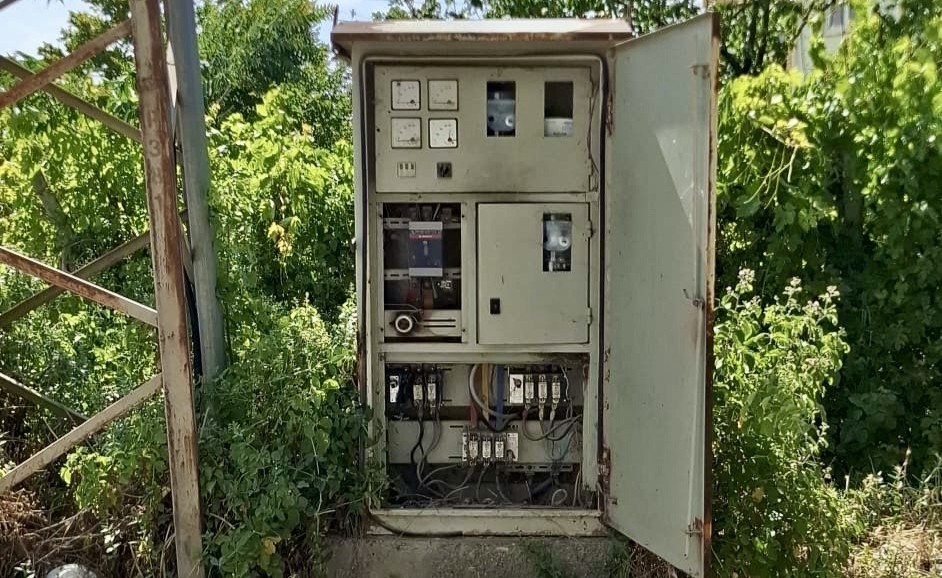 Açık Elektrik Panoları Mahalleliyi Endişelendiriyor!