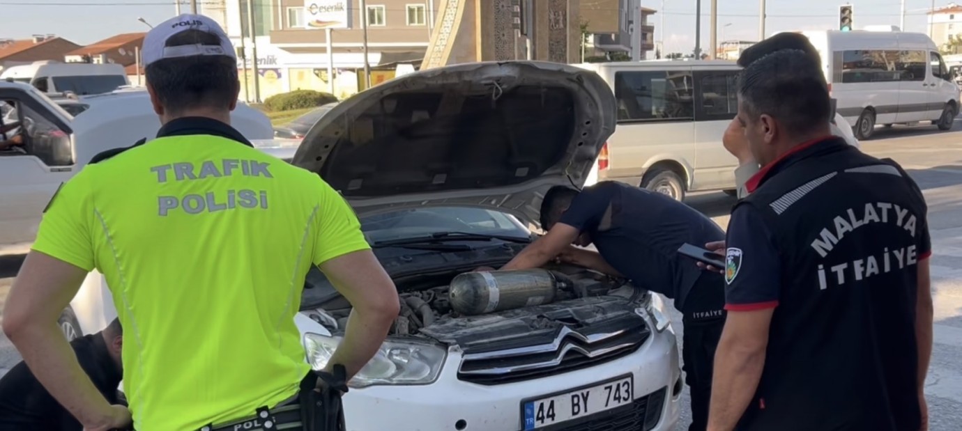 İtfaiyenin Çaldığı Kedi Sesiyle Kurtarıldı!