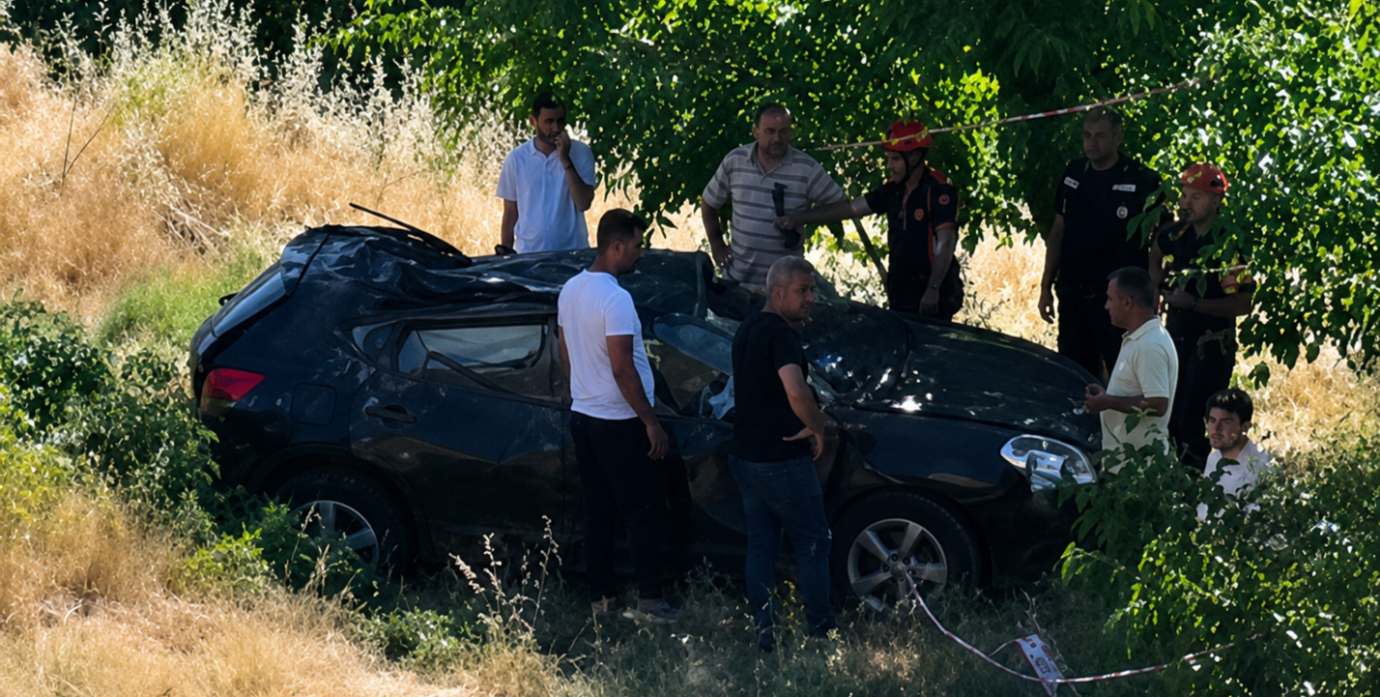 Kayısı Bahçesine Uçan Otomobilin Sürücüsü Ağır Yaralandı!