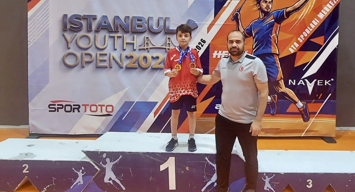 Milli Badmintoncu Kerem Eren Çelik’ten  1 Altın Ve 1 Gümüş Madalya Zaferi