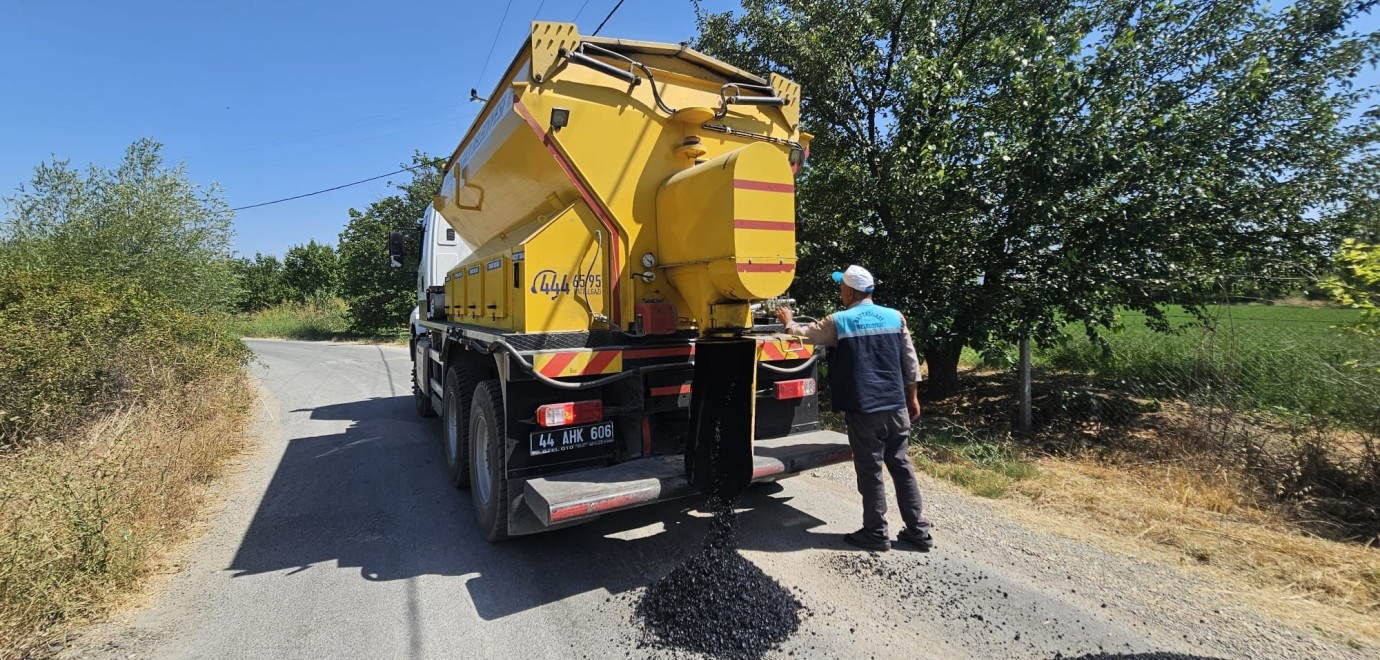 Battalgazi’de Yol Çalışmaları İlçe Genelinde Sürüyor