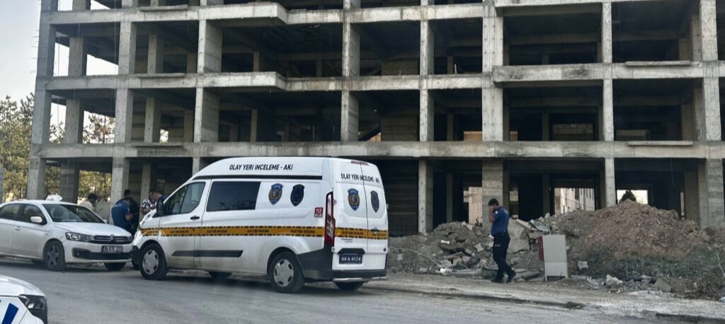 İnşaatta İş Kazası: İşçi Yüksekten Düştü